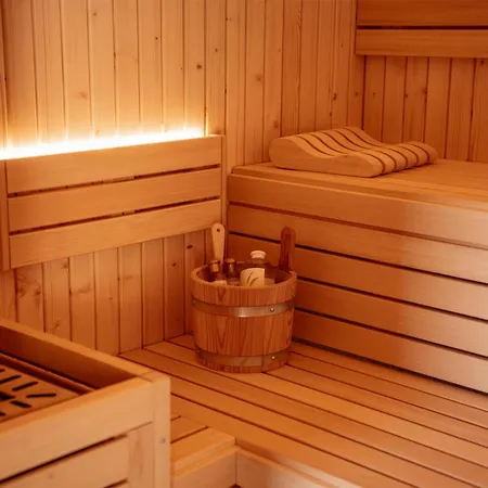 Western Terra Alta Airport * Περπινιάν