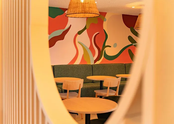 Western Terra Alta Airport * Περπινιάν